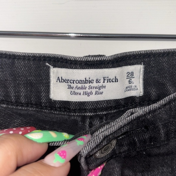 Abercrombie & Fitch The Ankle Straight Ultra High Rise Jeans - Picture 3 of 4